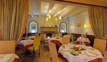 Logis Hotel Du Chateau Combourg